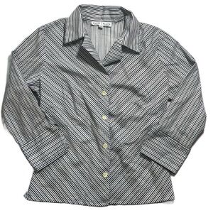 White‎ House Black Market three quarter sleeve button  up dress shirt SIZE XS